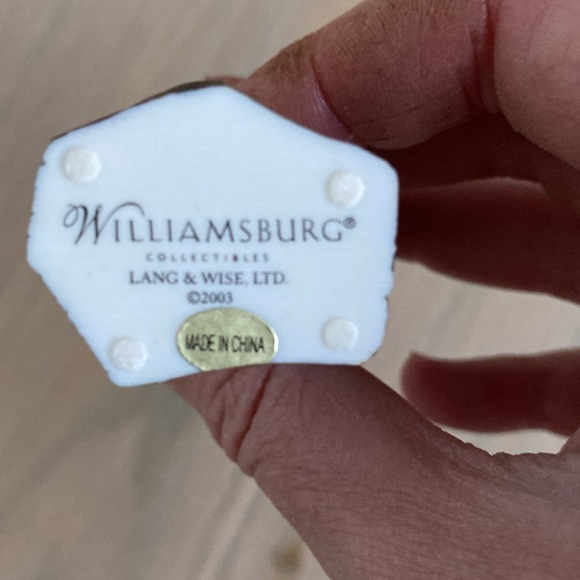 Williamsburg Governor's Footman - Lang and Wise - Picture 4 of 9